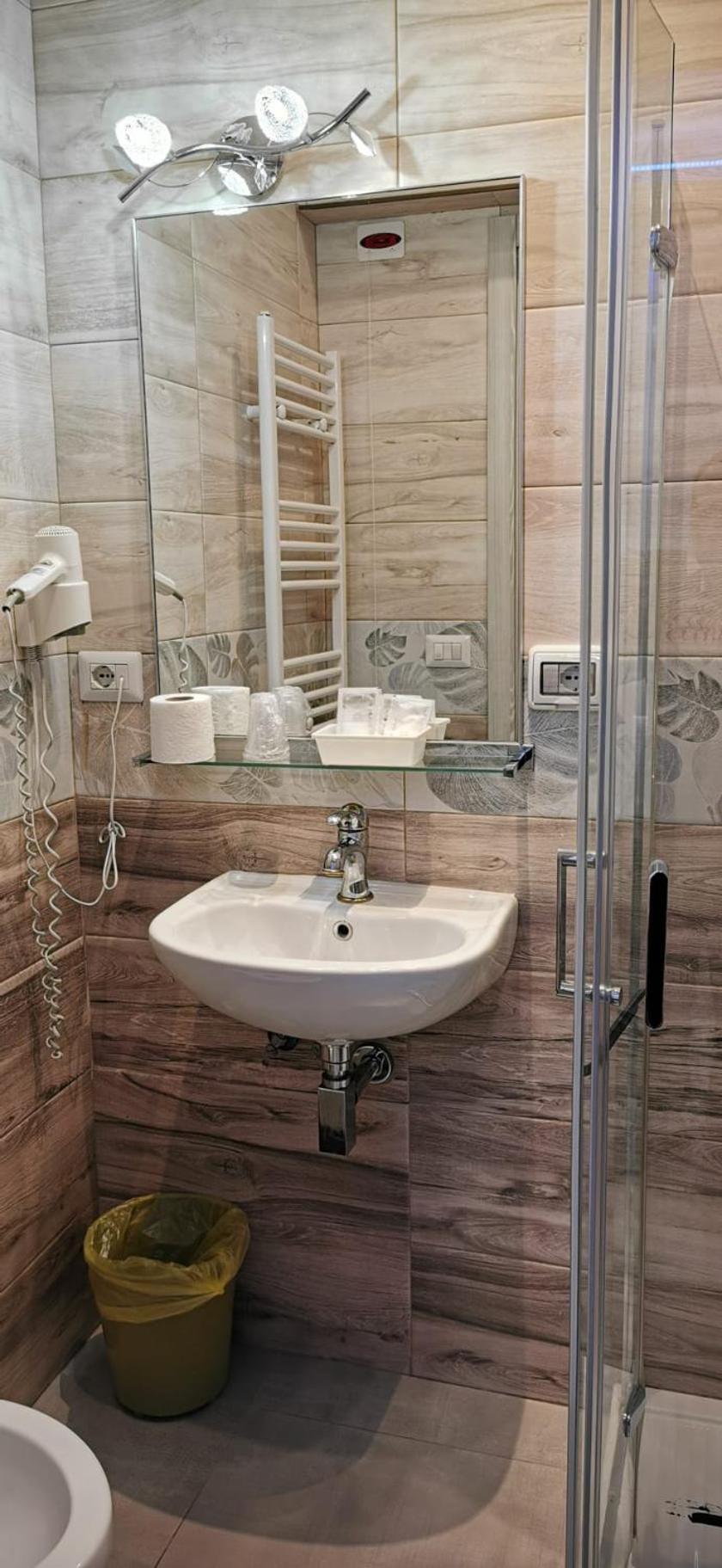 טורינו Hotel Orchidea מראה חיצוני תמונה